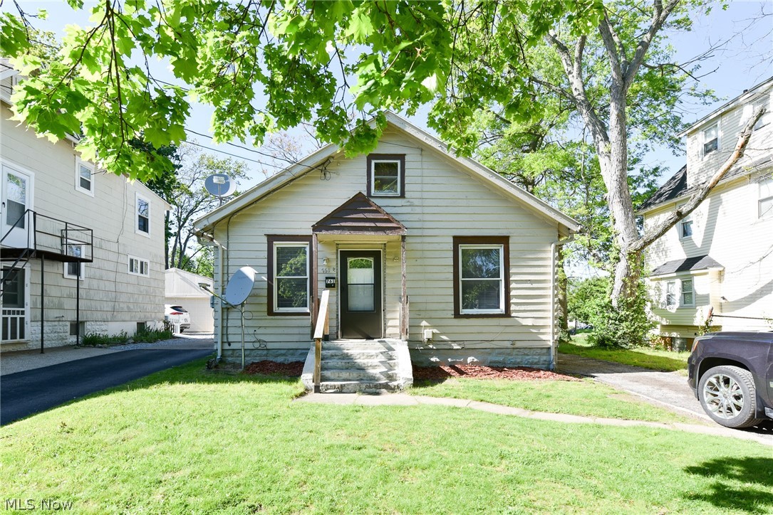William T & Bessie Veris Sawye - Residential