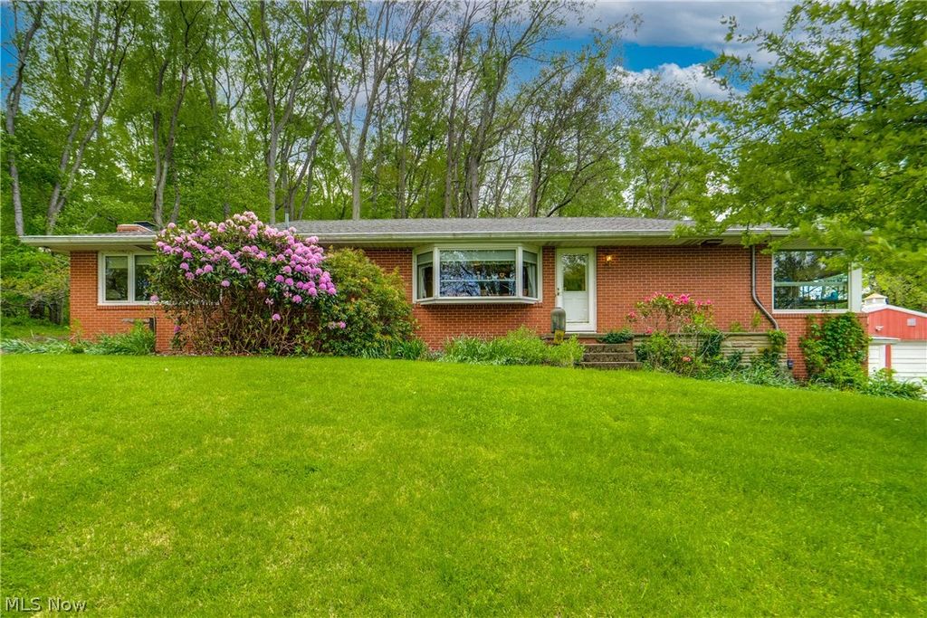 Photo of 5666 Butterbridge Road NW, Canal Fulton, OH 44614 (MLS # 5210384)