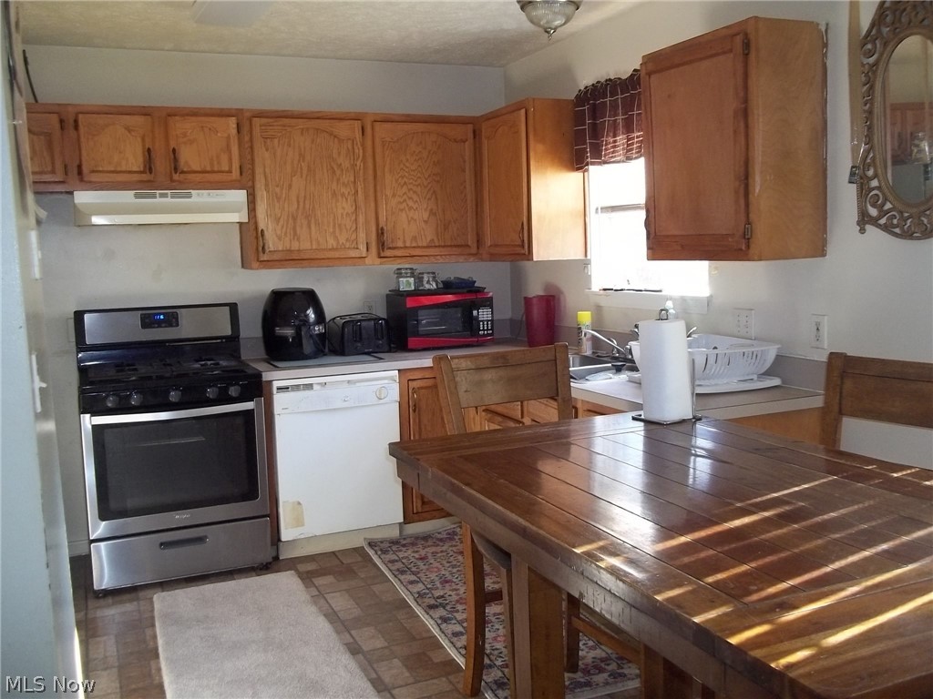 Morison & Glenns Blvd - Residential