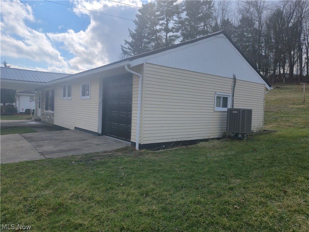 Photo of 71598 Sunny Acres Drive, Martins Ferry, OH 43935 (MLS # 5191567)