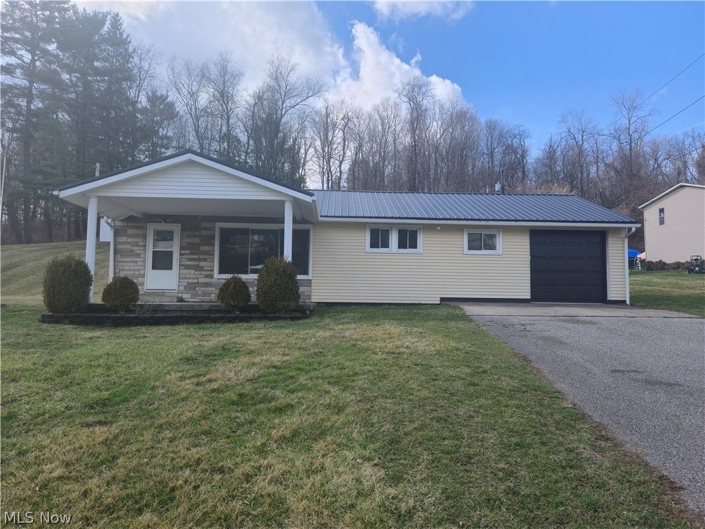 Photo of 71598 Sunny Acres Drive, Martins Ferry, OH 43935 (MLS # 5191567)