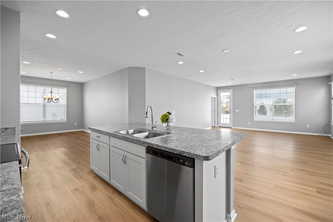 Four Seasons/Chestnut Rdg Sub - Residential