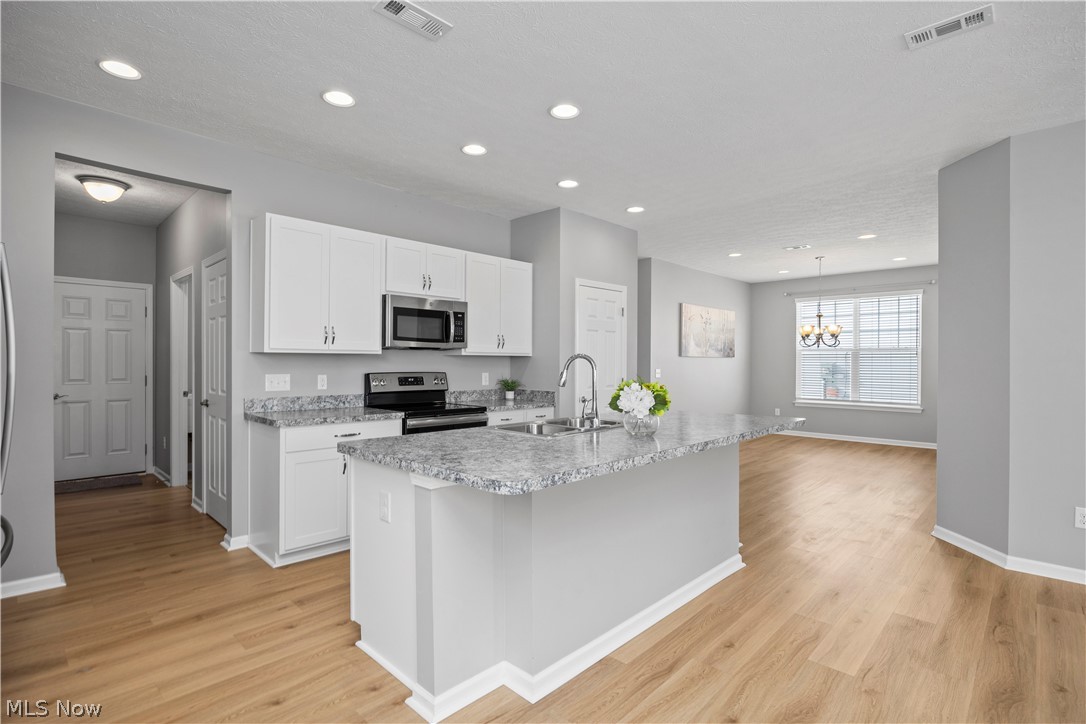 Four Seasons/Chestnut Rdg Sub - Residential