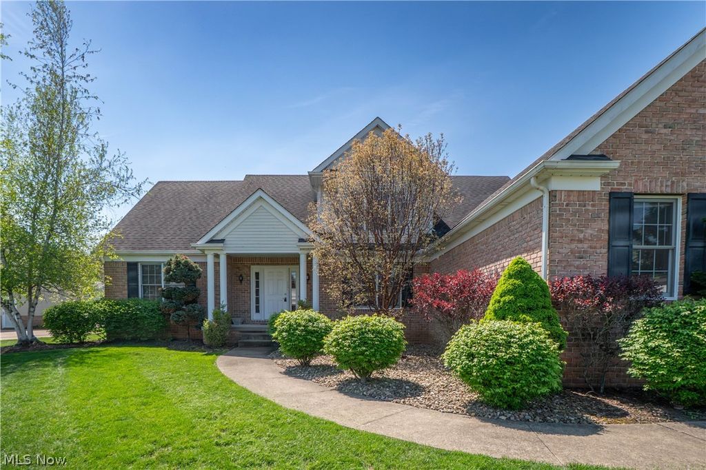 Photo of 1204 Stone Crossing Street NE, Canton, OH 44721 (MLS # 5203446)