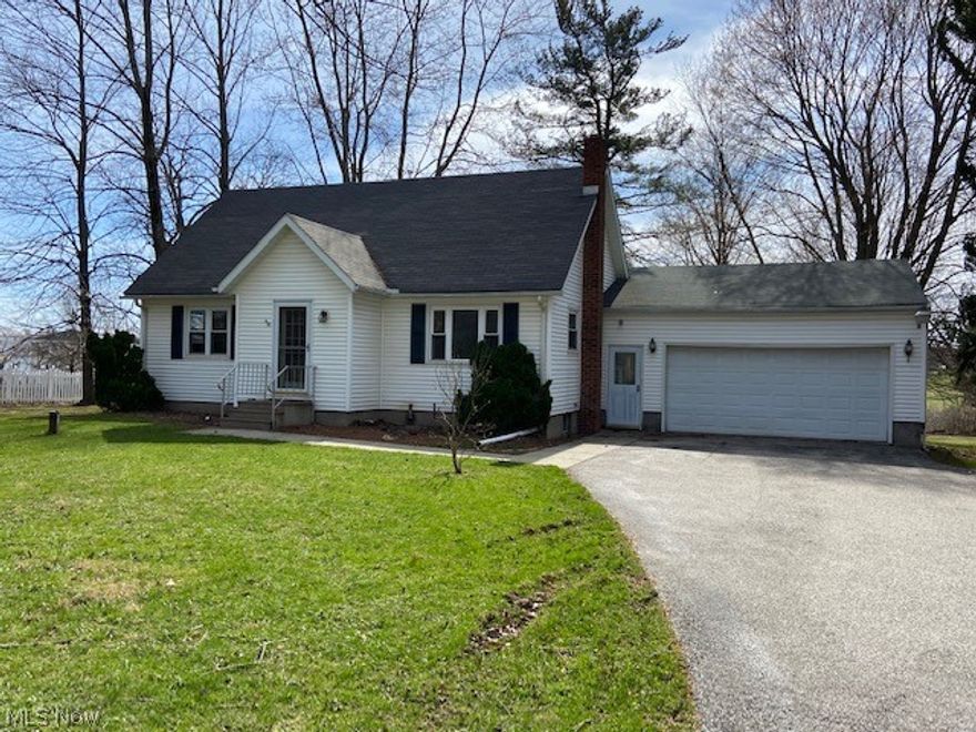 HAMBDEN TWP....4 Bedroom Bungalow set on 3/4 acre lot. This home includes living room, eat-in kitchen, 1st floor full bath, 2 bedrooms on 1st floor and 2 bedrooms up. Full unfinished walk-out basement. Updated electrical panel. Vinyl siding & windows. Wooded backyard with small patio. Deep 2+car attached garage & paved driveway. 1-yr home warranty. Chardon Schools.