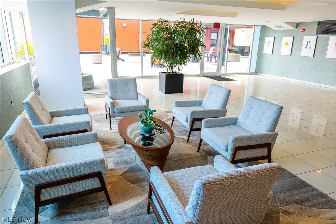 Pinnacle Condo - Residential