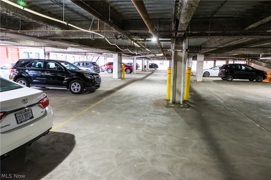 Pinnacle Condo - Residential