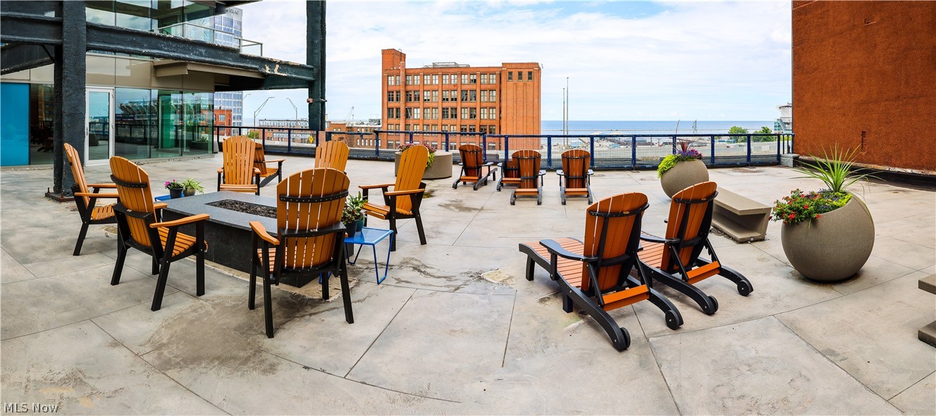 Pinnacle Condo - Residential