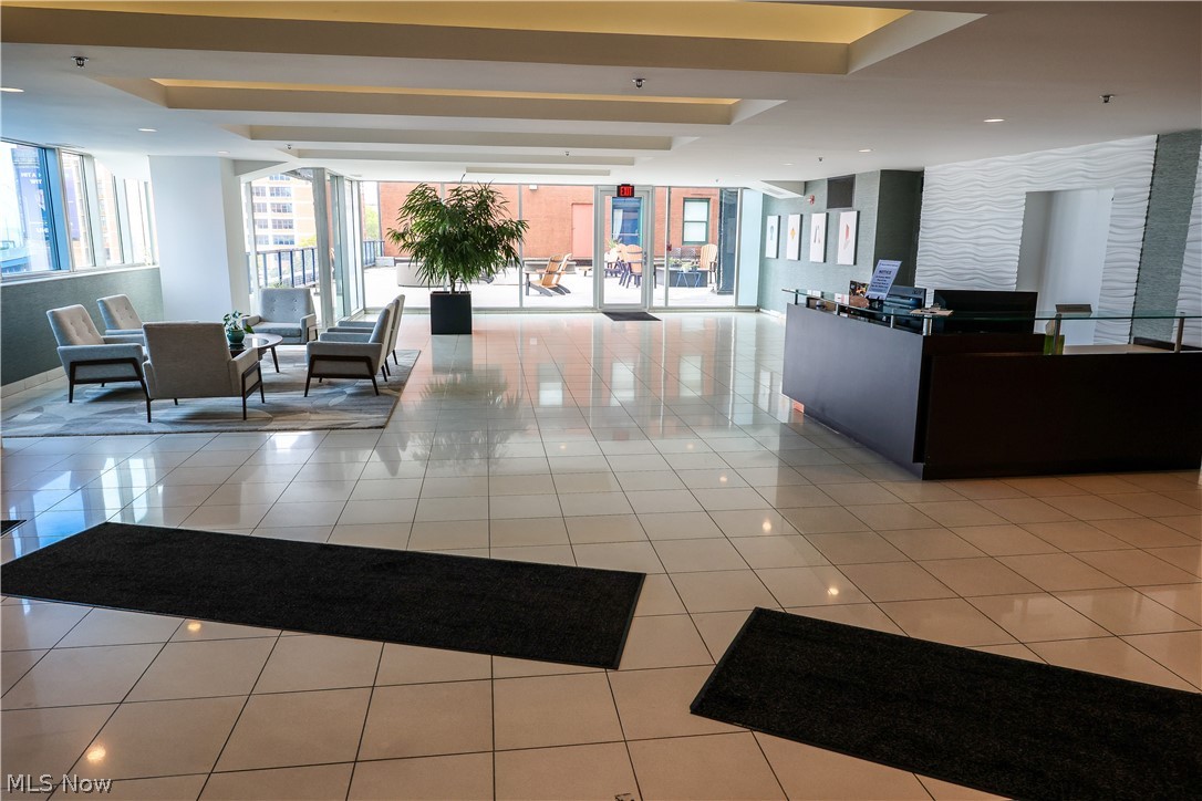 Pinnacle Condo - Residential