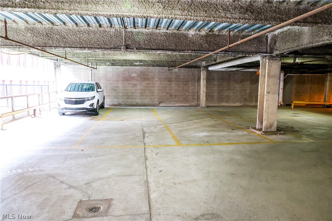 Pinnacle Condo - Residential