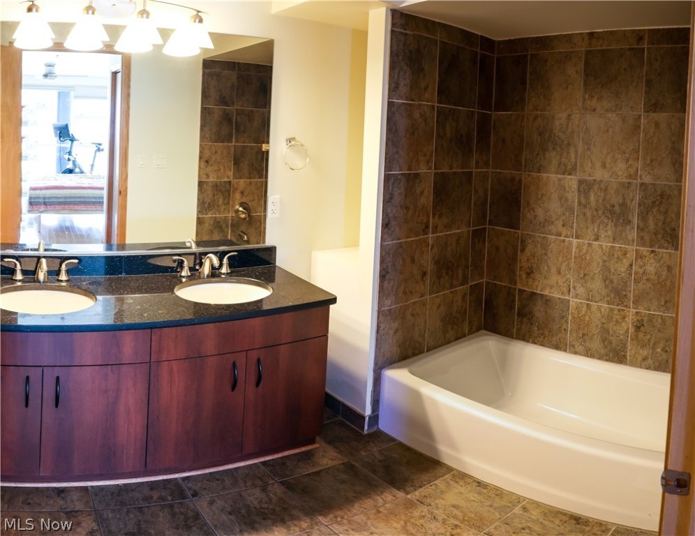 Pinnacle Condo - Residential