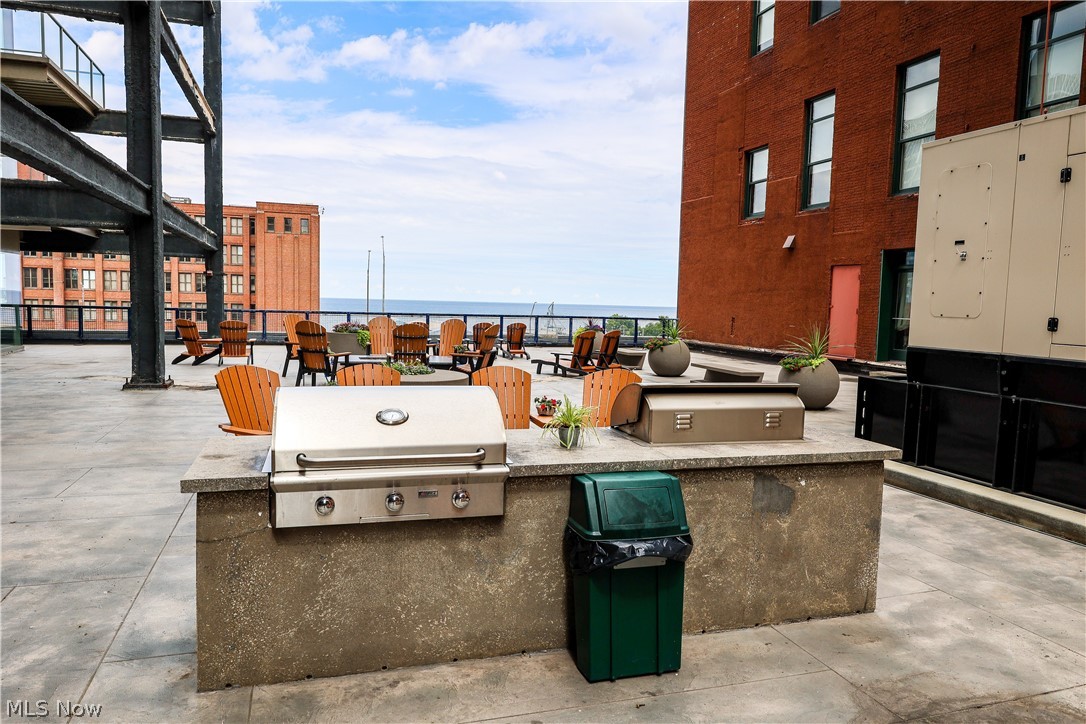 Pinnacle Condo - Residential