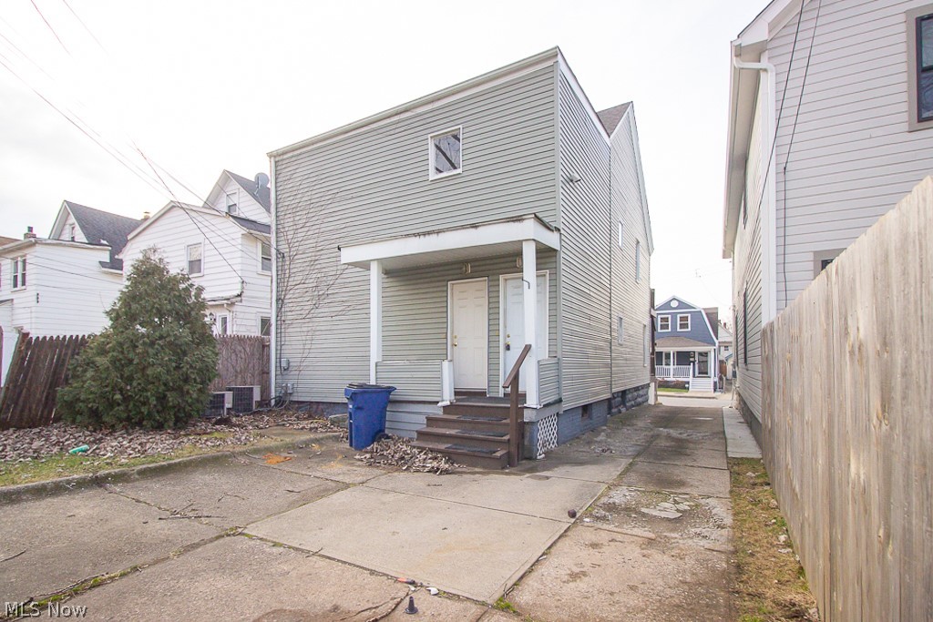 Eckart Algor & Marshalls - Residential Lease