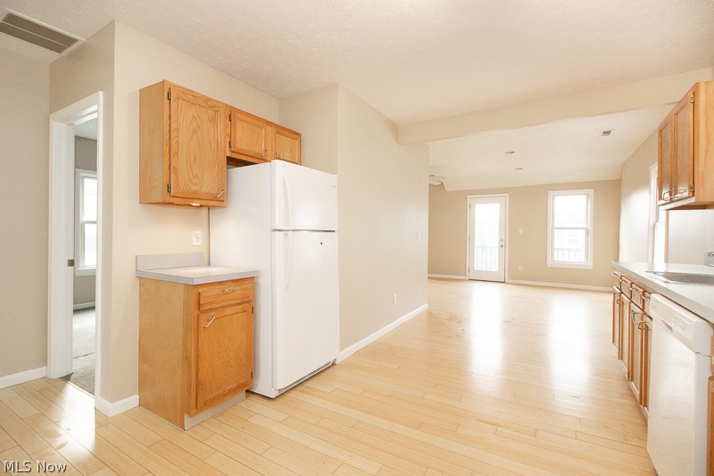 Eckart Algor & Marshalls - Residential Lease