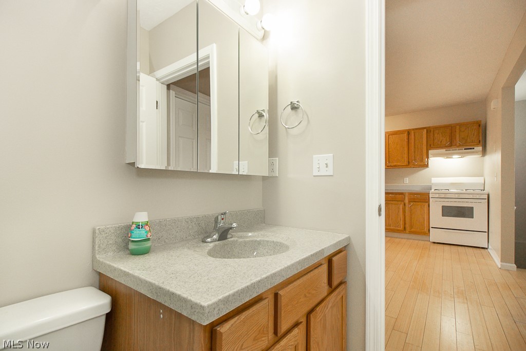 Eckart Algor & Marshalls - Residential Lease