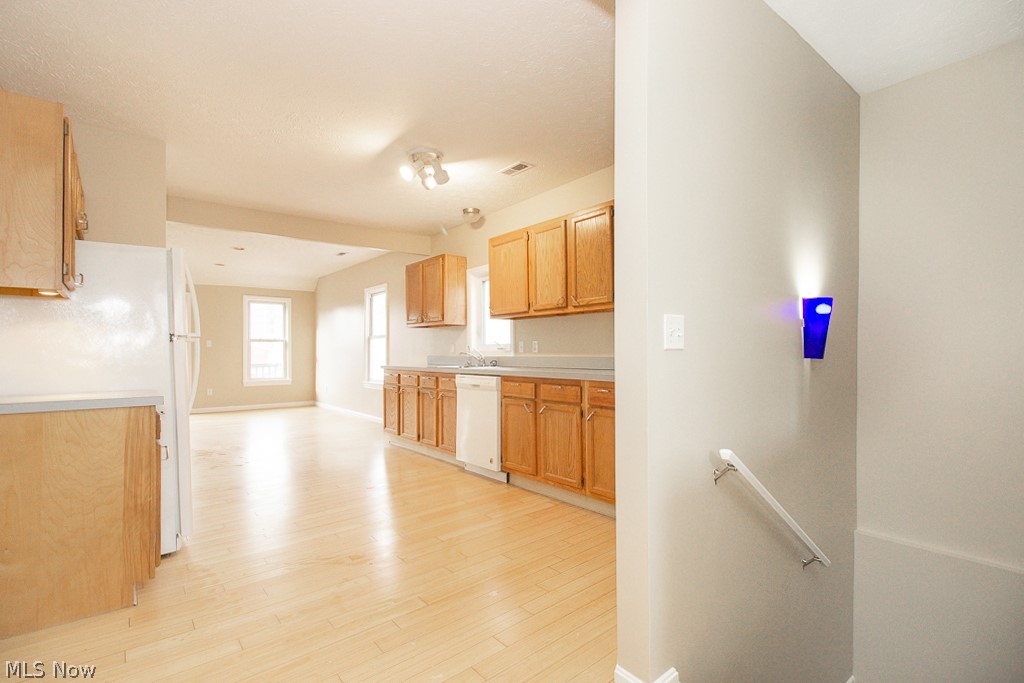 Eckart Algor & Marshalls - Residential Lease