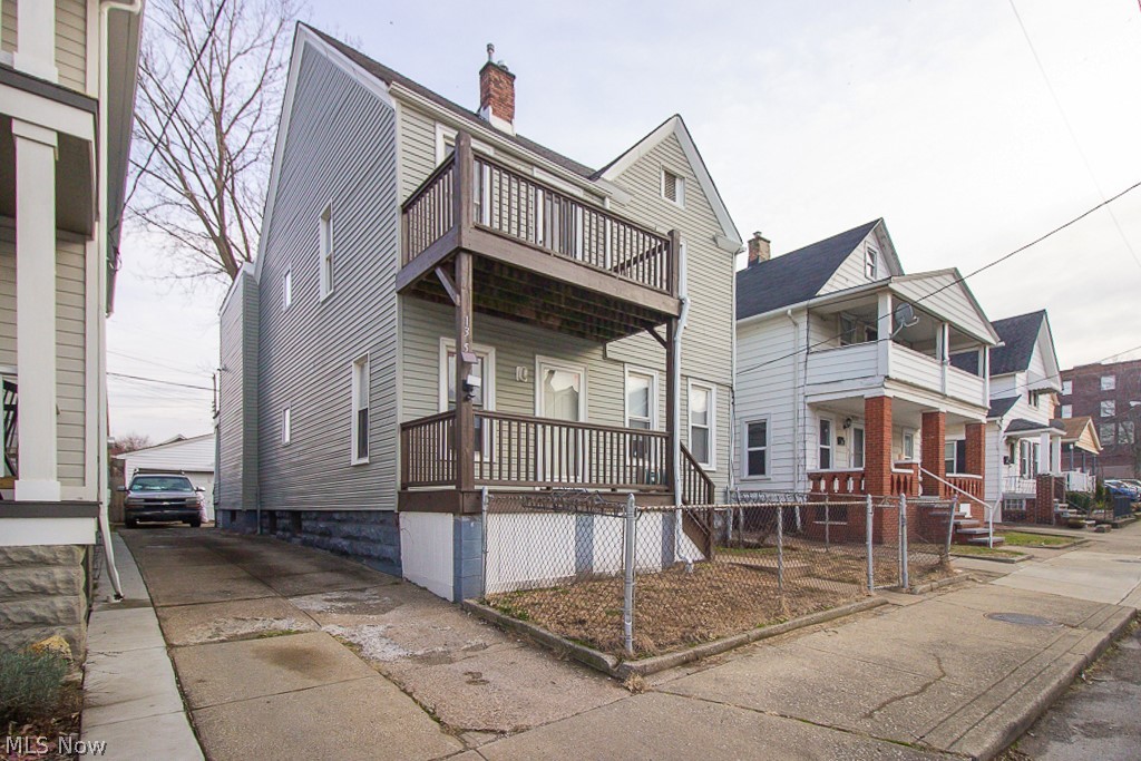 Eckart Algor & Marshalls - Residential Lease