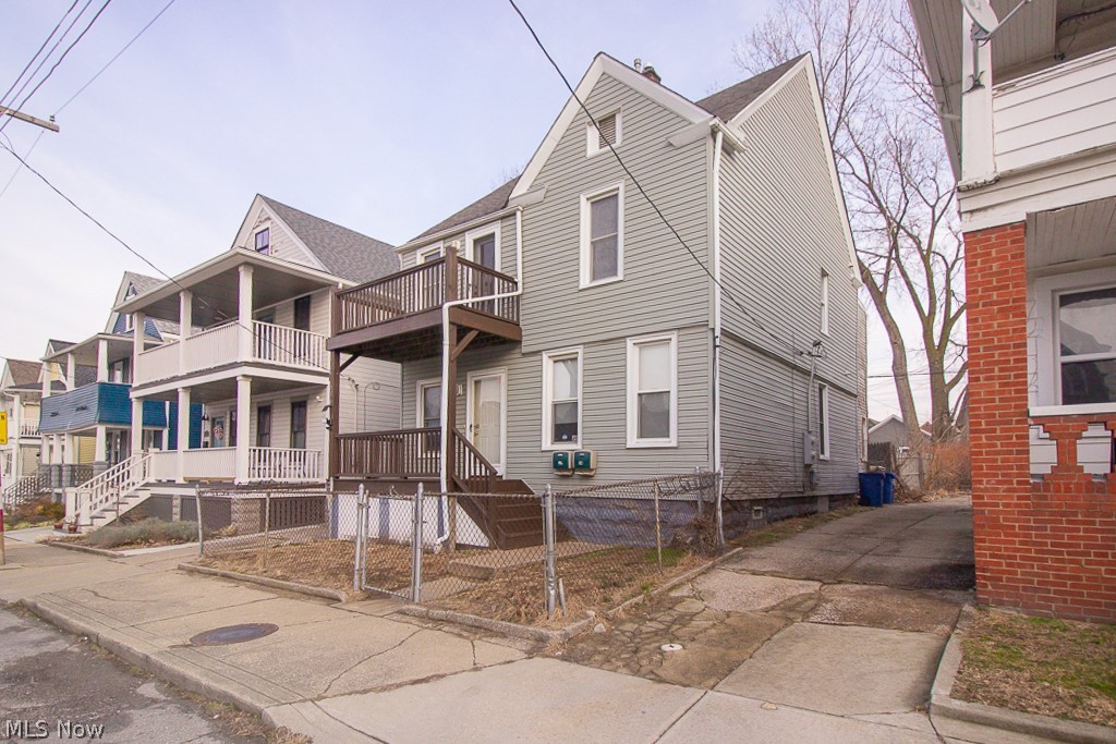 Eckart Algor & Marshalls - Residential Lease