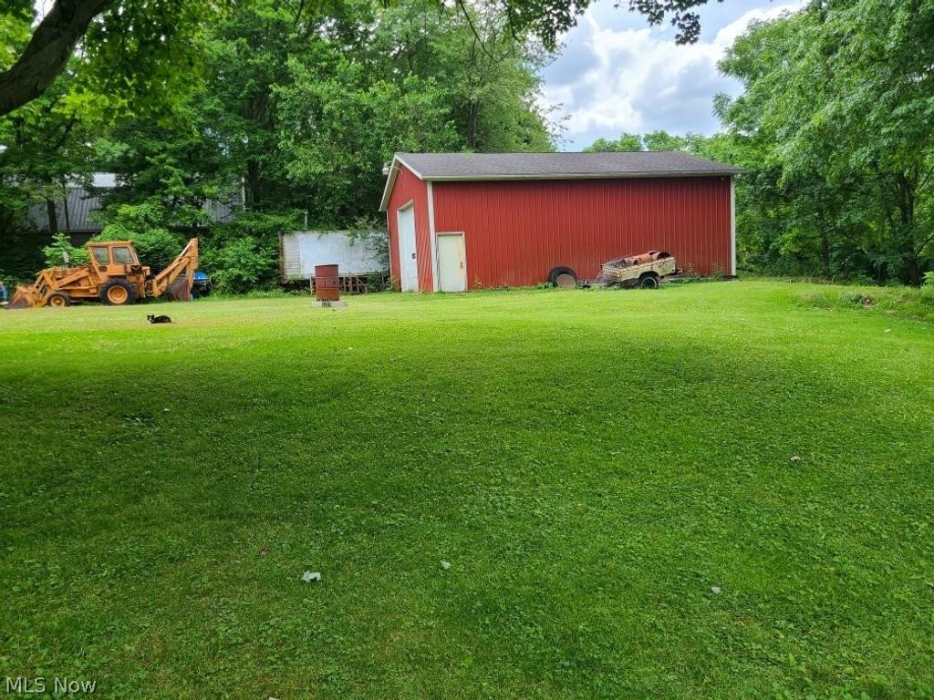 Photo of 8094 Fohl Street SW, Navarre, OH 44662 (MLS # 5220099)