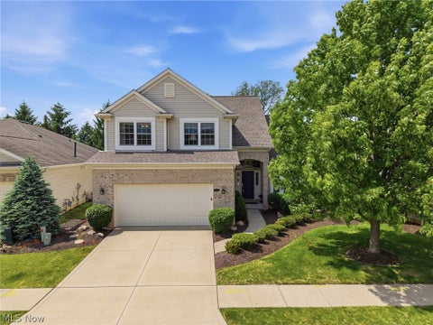 Homes For Sale - 15220 Chestnut Oak Lane<br/> Strongsville, OH 44149