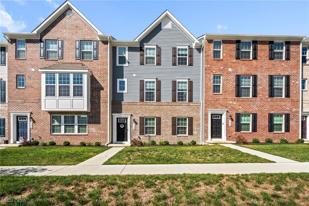 Photo of 1134 Bean Lane, Akron, OH 44313 (MLS # 5157391)