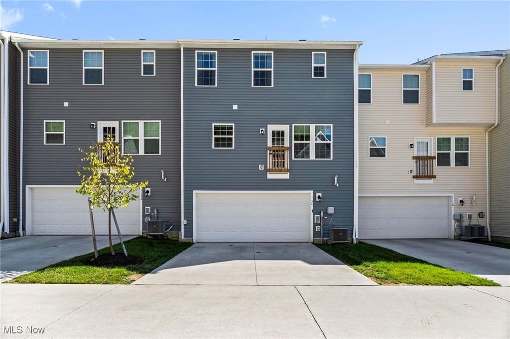 Photo of 1134 Bean Lane, Akron, OH 44313 (MLS # 5157391)