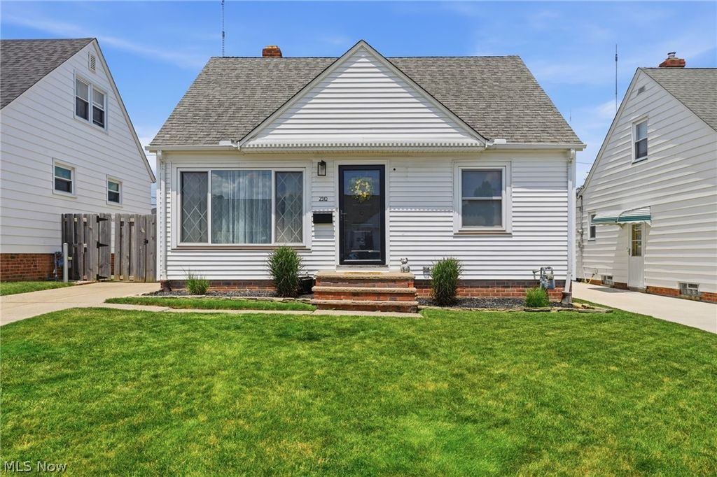 Photo of 2510 Stanfield Drive, Parma, OH 44134 (MLS # 5223095)