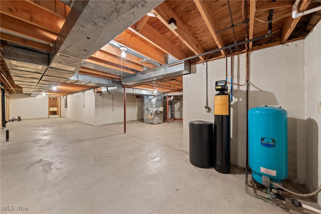 Woods of Williamsburg - Residential