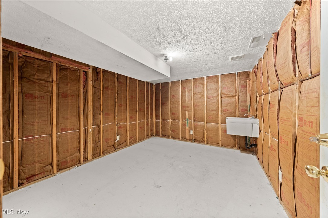 Woods of Williamsburg - Residential