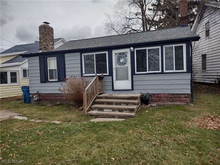 Incredible views of Lake Erie, directly across from Sunset Park, and nearby to Osbourne park. Clean updated Ranch with a full dry basement.  Luxury Vinyl Flooring through out  good size rooms, and closets. Low maintenance Easy Living. Willoughby Eastlake Schools, close to everything.  
 Don't miss another Beautiful Sunset. 
No Vouchers, Income must be minimum $3600.00/ month, Credit score over 600, renter's Insurance.   No smoking in home,  Credit Application fee $40/ adult.
 First month's rent, and one month's rent security deposit $2400 to move in.  With Pets could be more.