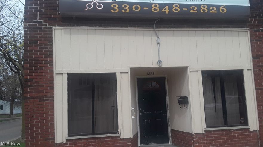 Looking for creative business owners that can benefit from a small strip plaza in a residential neighborhood. End unit of the five unit strip plaza. Location offers parking, store front window, ready to move in condition, curved receptionist desk if wanted, semi office area, storage area in basement, and private entrance for employees. Plaza is located in residential area with many rental units, corner  market, a drive thru, heating and cooling business, and print shop near by. Owner may be willing to help with needed business equipment depending on the need.