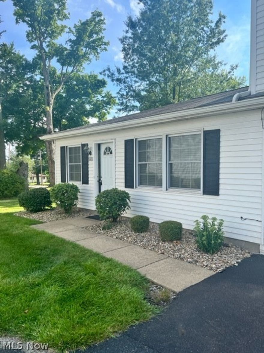 This 2 bed/1 bath ranch condo is located in Salem. There is a living room, dining area and kitchen with all appliances included that the tenant is to maintain. There is also a deck off of the kitchen. This property also includes a washer/dryer which the tenant is to maintain. Monthly rent is $800.00 and the tenant pays electric and water. Full security deposit of $800.00 and first month rent is due before an approved tenant can move in.  No smoking, no pets and no Section 8