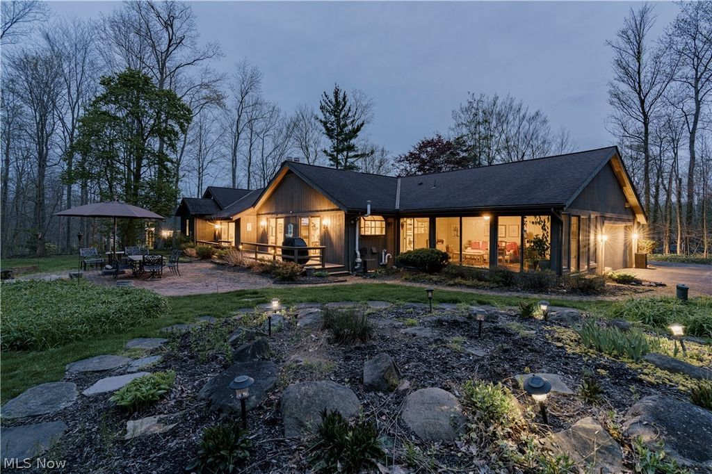 Photo of 8 Louis Drive, Pepper Pike, OH 44124 (MLS # 5203253)