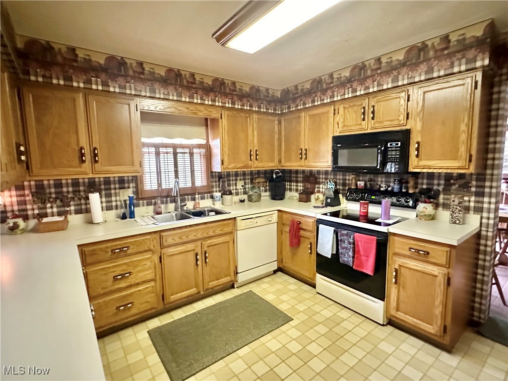 1025 Brimfield Drive, Medina, Ohio image 9