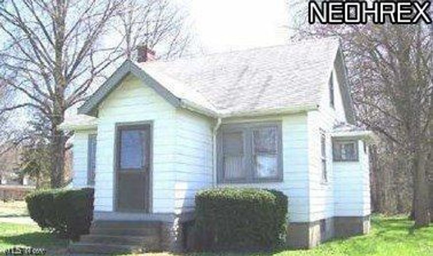 Nice country bungalow with 3 bedrooms and 1 bath. 1026 sq ft. Large country kitchen. Furnace and air updated in the 90's. Horses allowed in Columbia Twp. Move right in - great shape, large lot for a number of possibilities like horses or pole barn of small business, storage.