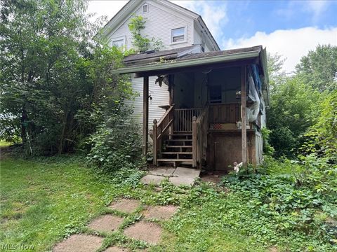 Homes For Sale - 7985 Leaver Avenue<br/> Canal Fulton, OH 44614