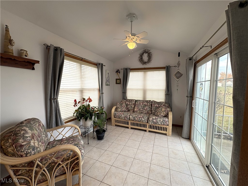 Country Mdws Lk Condo - Residential