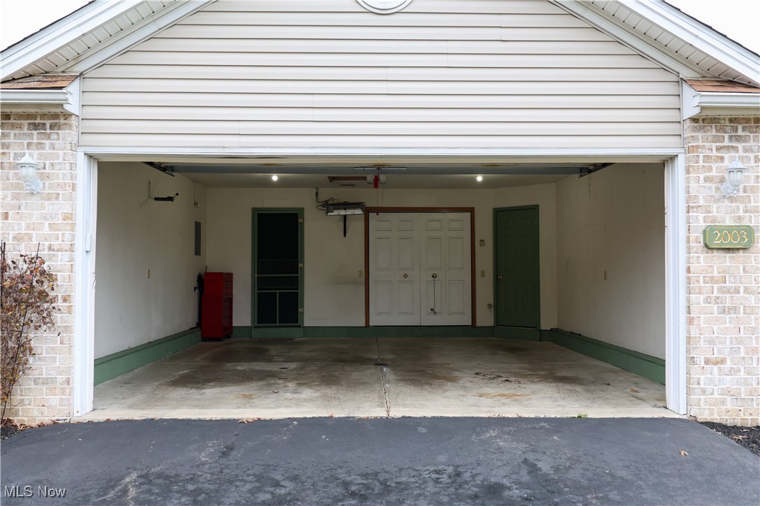 Country Mdws Lk Condo - Residential