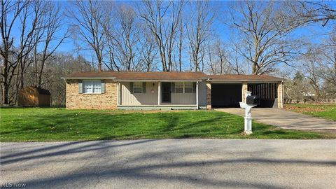 Homes For Sale - 22 Mill Stream Road<br/> Elizabeth, WV 26143