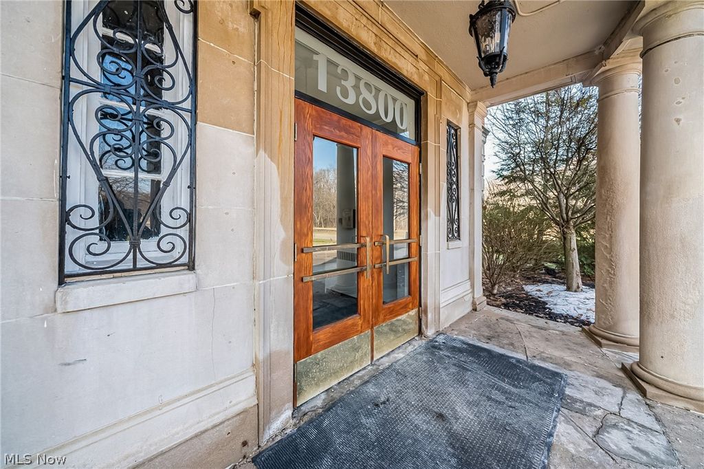 Photo of 13800 Fairhill Road #306, Cleveland, OH 44120 (MLS # 5188215)