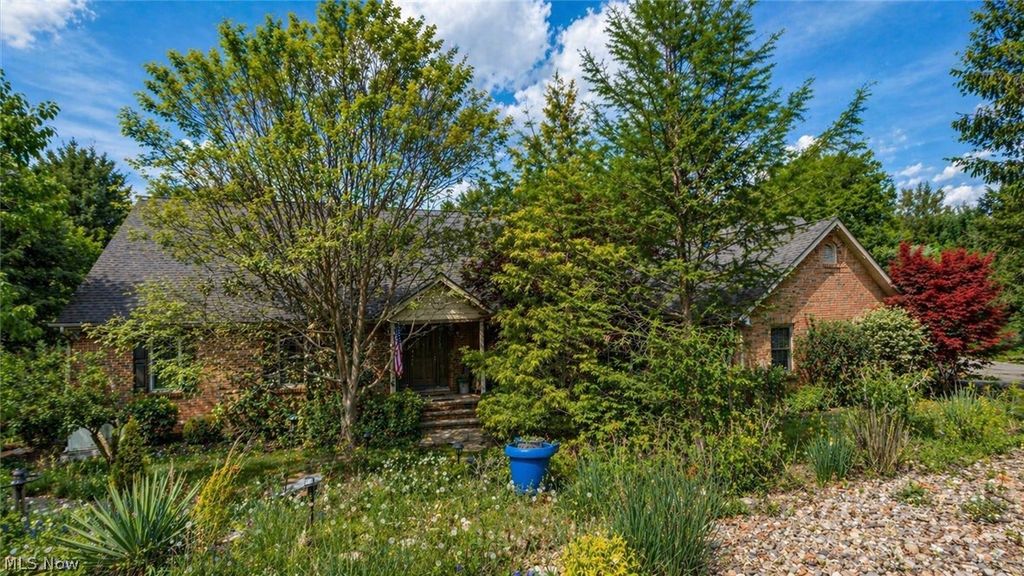 Photo of 2945 Ash Meadows Boulevard, Zanesville, OH 43701 (MLS # 5204736)