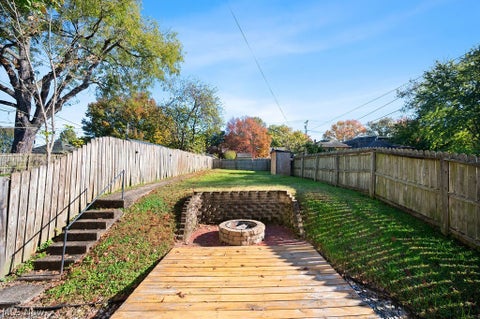 Tiny photo for 828 2nd Street St, Marietta, OH 45750 (MLS # 5257066)