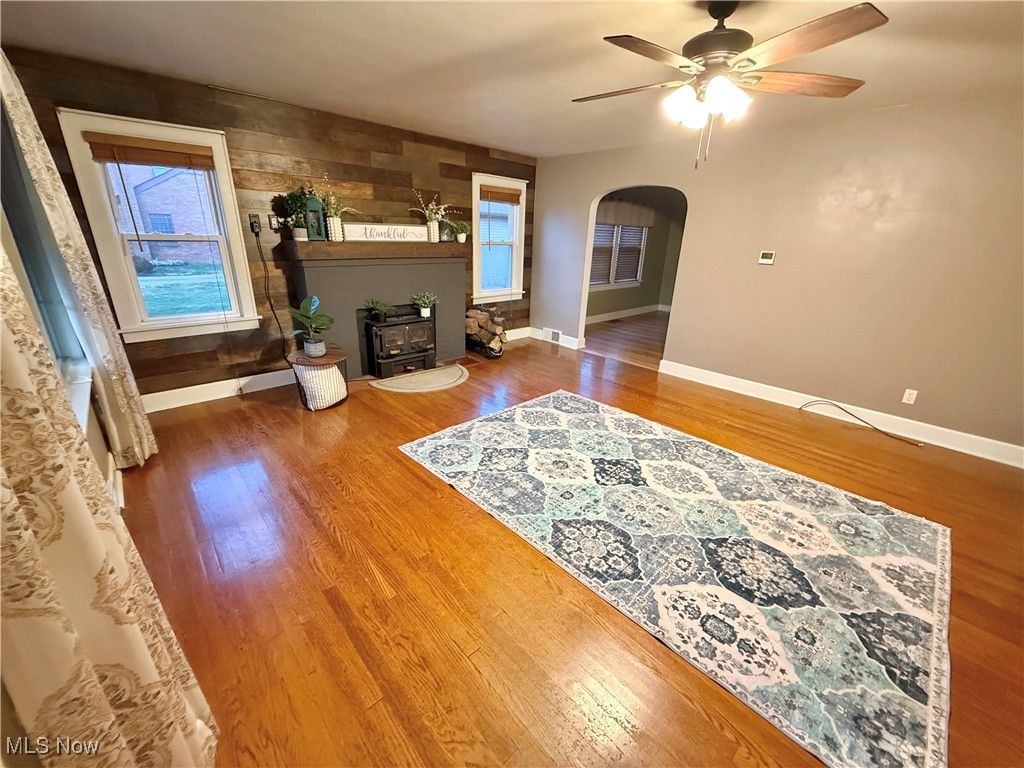 Photo of 4464 Kemary Avenue SW, Navarre, OH 44662 (MLS # 5174827)