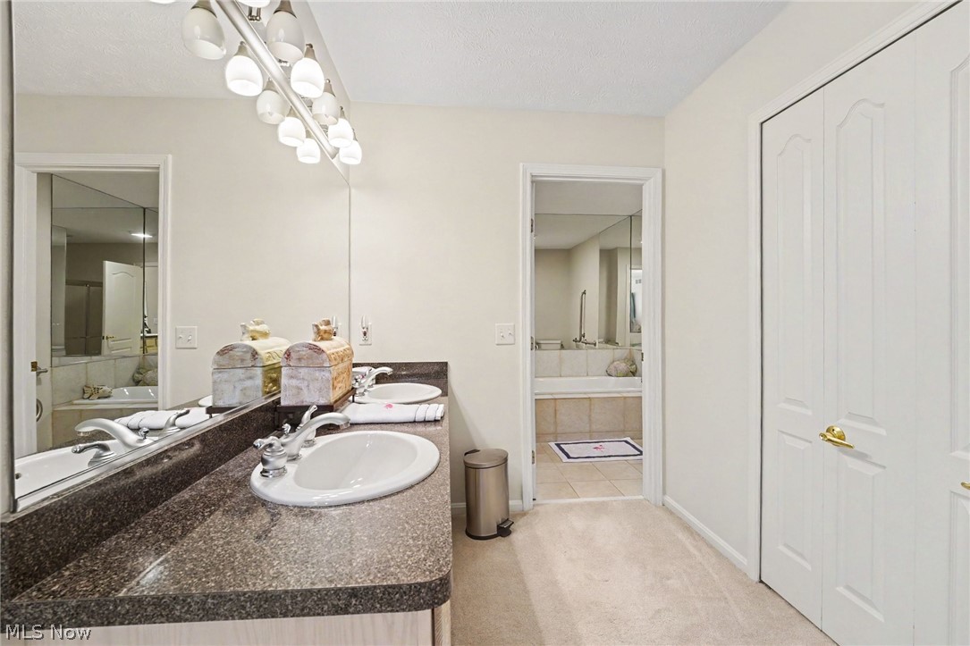 Lakes Aurora - Residential