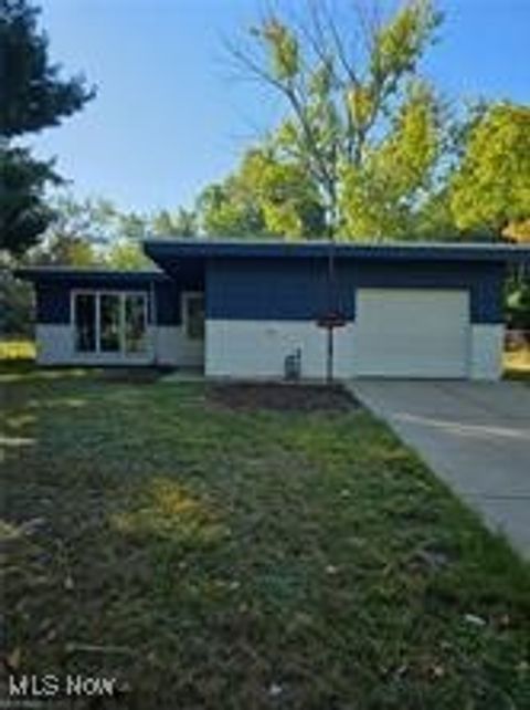 Photo of 18132 Weston Road, Cleveland, OH 44121 (MLS # 5179722)