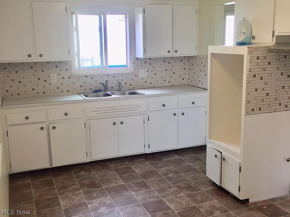 Field Garden 01 - Residential Income