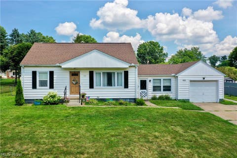 Homes For Sale - 420 Stuart Street<br/> Massillon, OH 44646