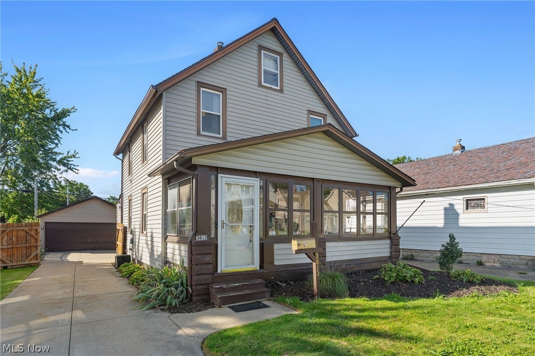 3813 Buechner Avenue