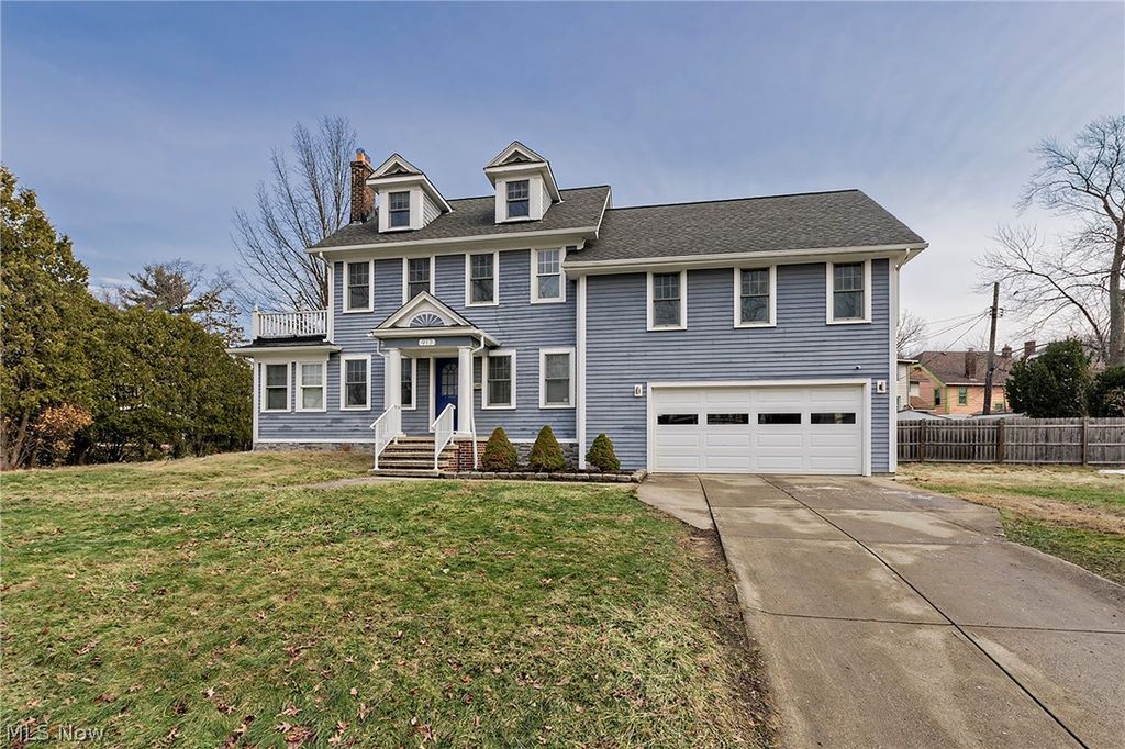 Photo of 917 Brunswick Road, Cleveland Heights, OH 44112 (MLS # 5187336)