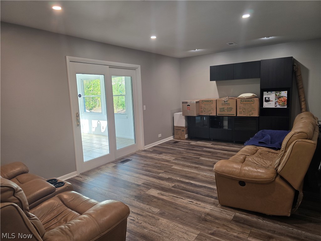 Suburban Quality Dev Co Bainbr - Residential